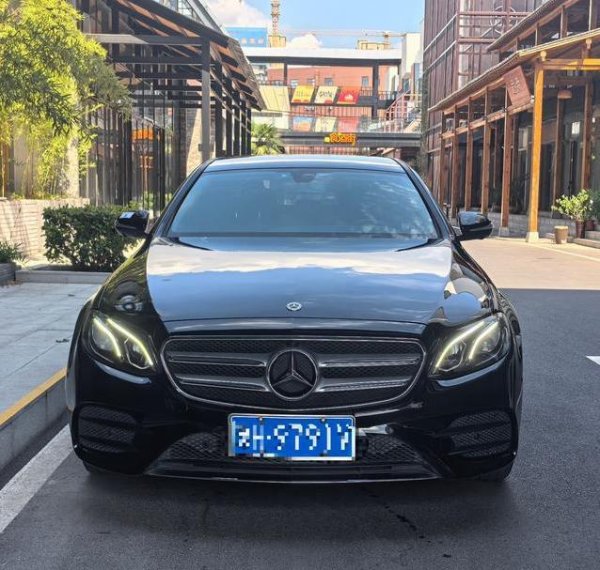 乐牛配资 24万入手奔驰E300L，省下26万，豪华座驾值不值？